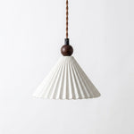 Charger l'image dans la visionneuse de galerie, Pleated Ceramic Plug-In Swag Pendant