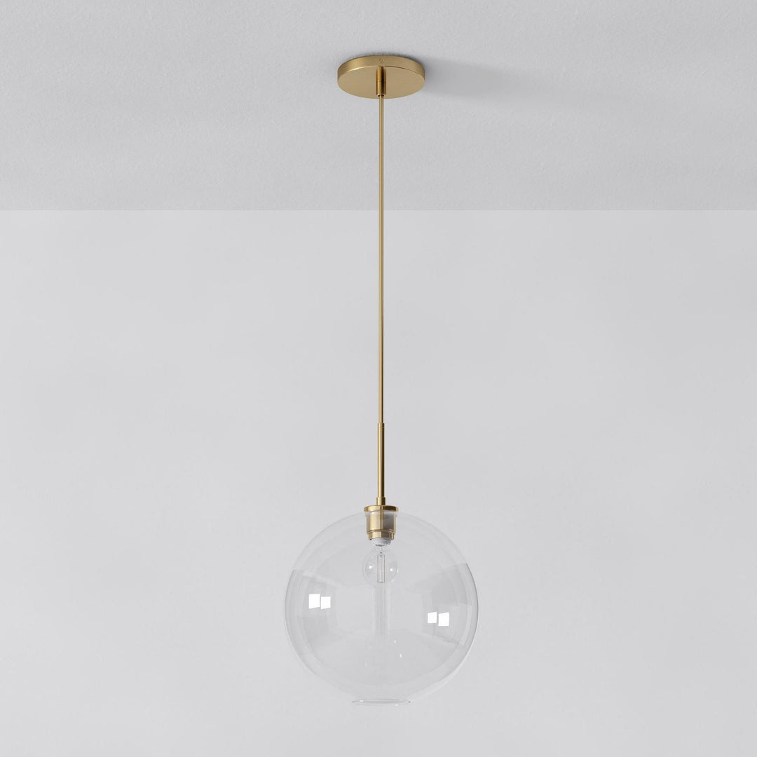 Lámpara colgante Selvion con forma de globo escultural: moderna lámpara colgante de cristal con un diseño elegante.