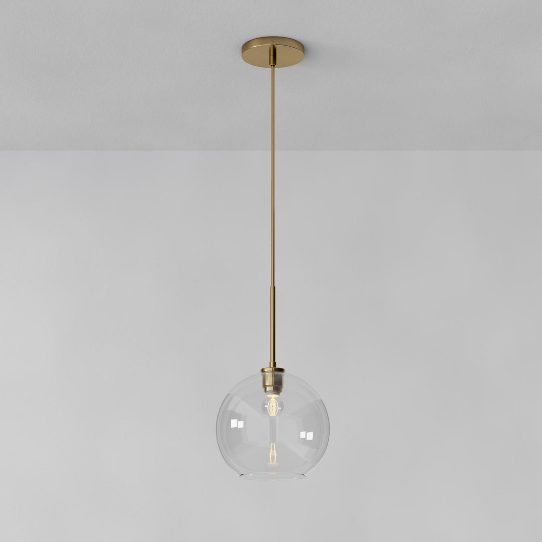 Lámpara colgante Selvion con forma de globo escultural: moderna lámpara colgante de cristal con un diseño elegante.