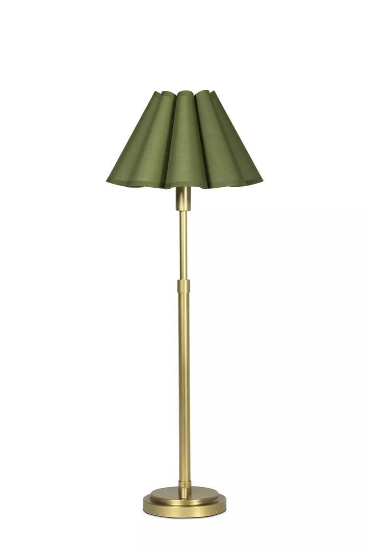 Lámpara de mesa vintage moderna con pantalla festoneada, estilo capirise y base de metal.