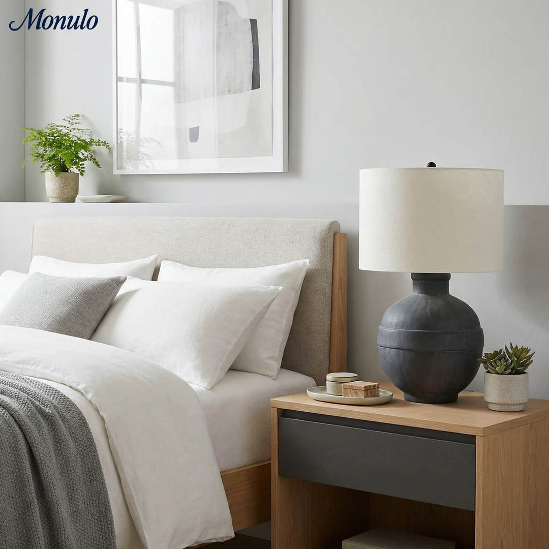 Lampe de table Ceruna à base en céramique texturée avec abat-jour en tissu - Éclairage moderne de chevet pour chambre à coucher