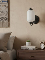Bild in Gallery-Viewer laden, Vintage Milchglas Wandleuchte Nachttisch Flur Eloise Wandleuchte