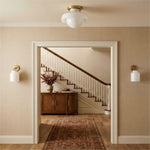 Bild in Gallery-Viewer laden, Hanton Aufputz-Deckenleuchte – Modernes minimalistisches Leuchtmittel mit Milchglas- und Metallschirm