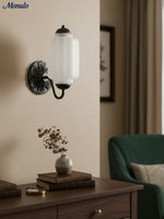 Bild in Gallery-Viewer laden, Vintage Milchglas Wandleuchte Nachttisch Flur Eloise Wandleuchte