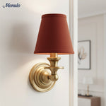 Bild in Gallery-Viewer laden, Rowan Drum Shade Wandlampe – Stoff-Wandleuchte für gemütliche Landhausbeleuchtung