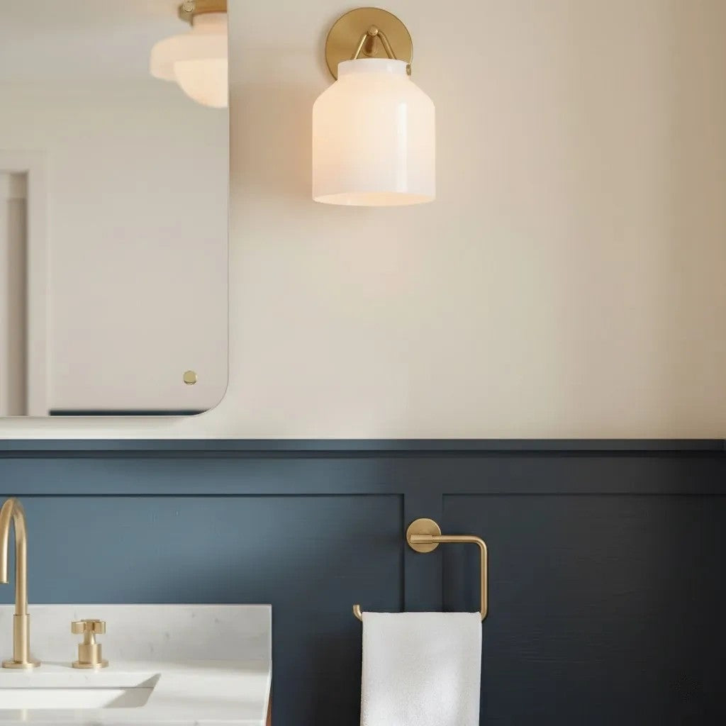 Applique murale minimaliste Hanton – Applique en verre lait vintage avec accent en métal