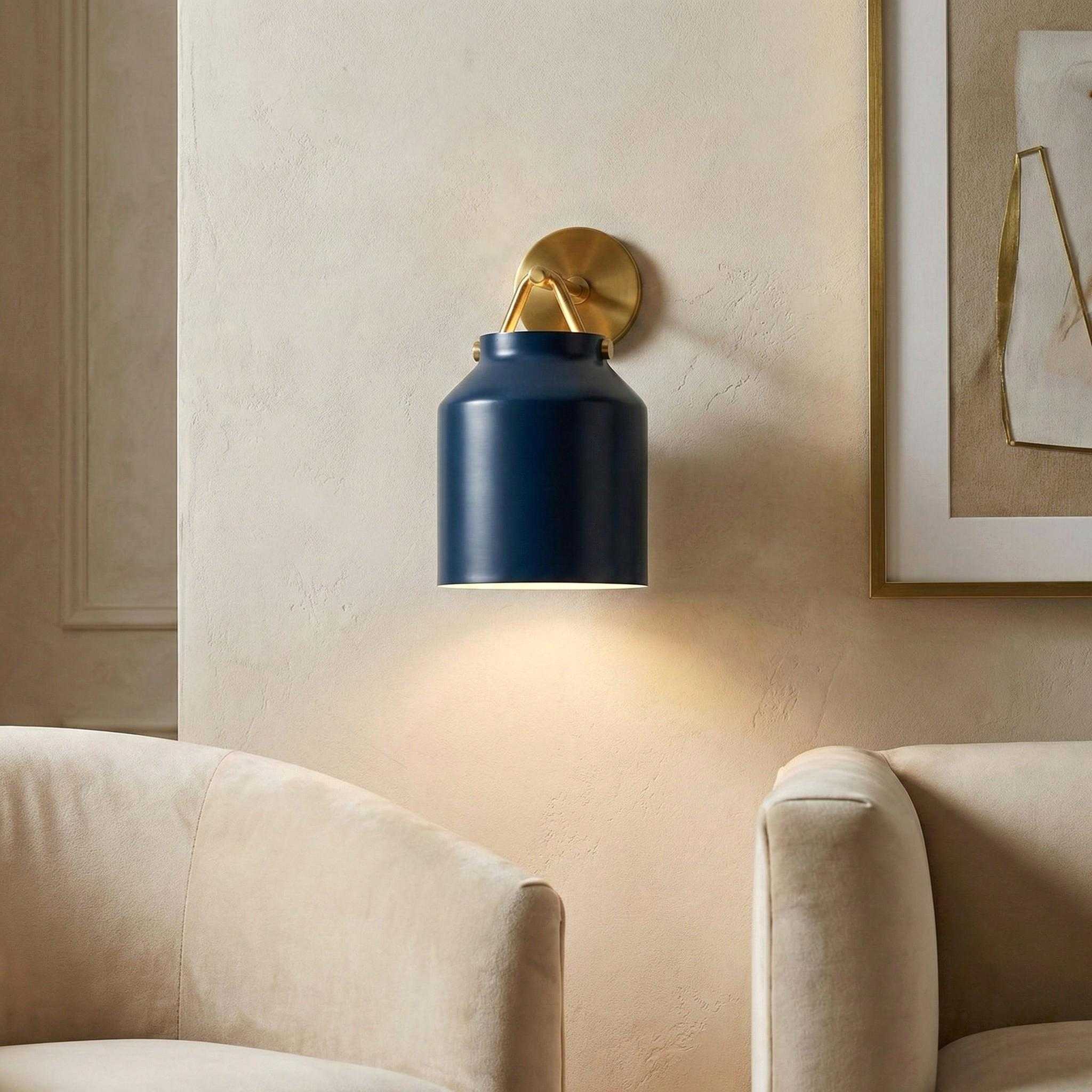 Hanton Minimalistische Wandleuchte – Vintage Milchglas-Wandleuchte mit Metallakzent