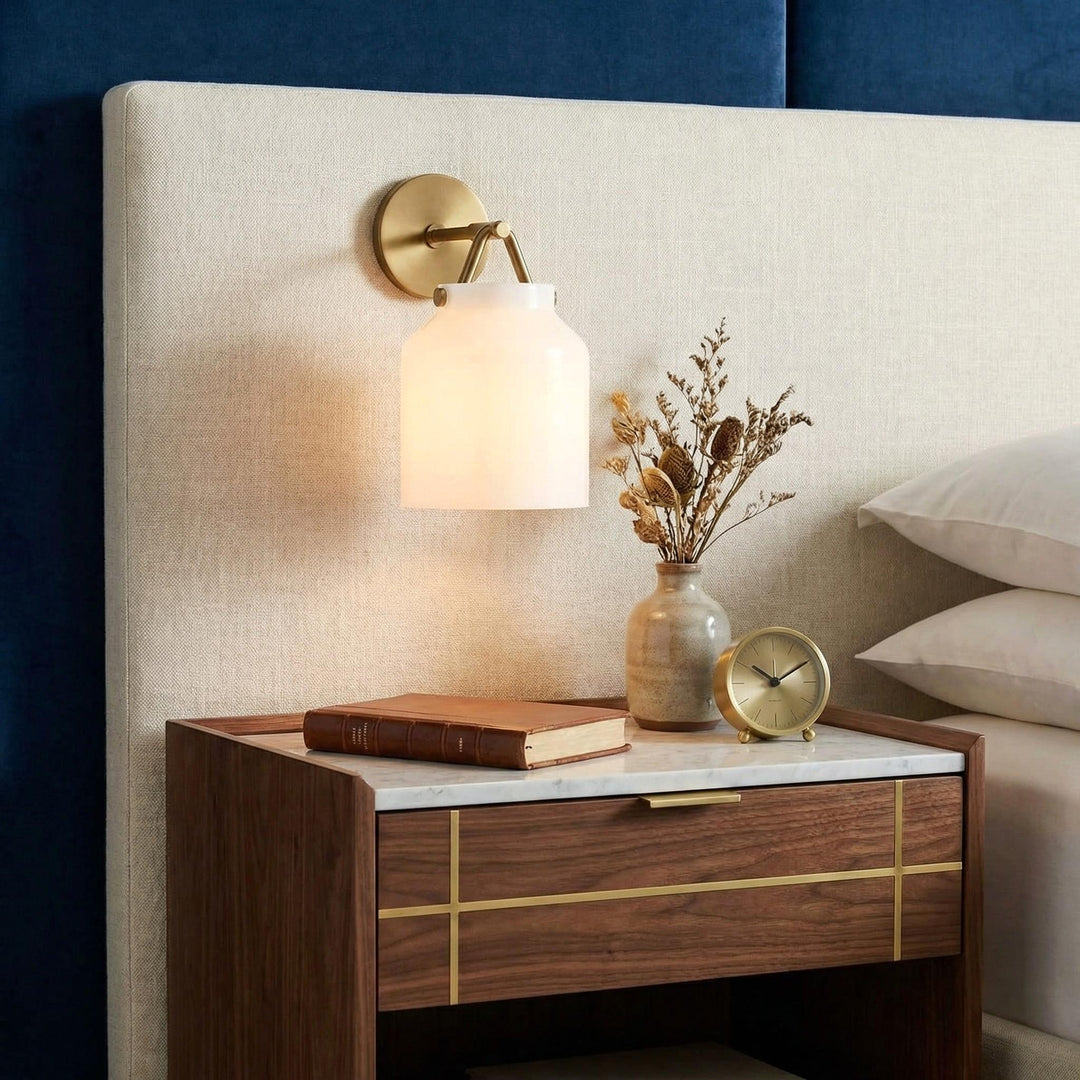 Applique murale minimaliste Hanton – Applique en verre lait vintage avec accent en métal