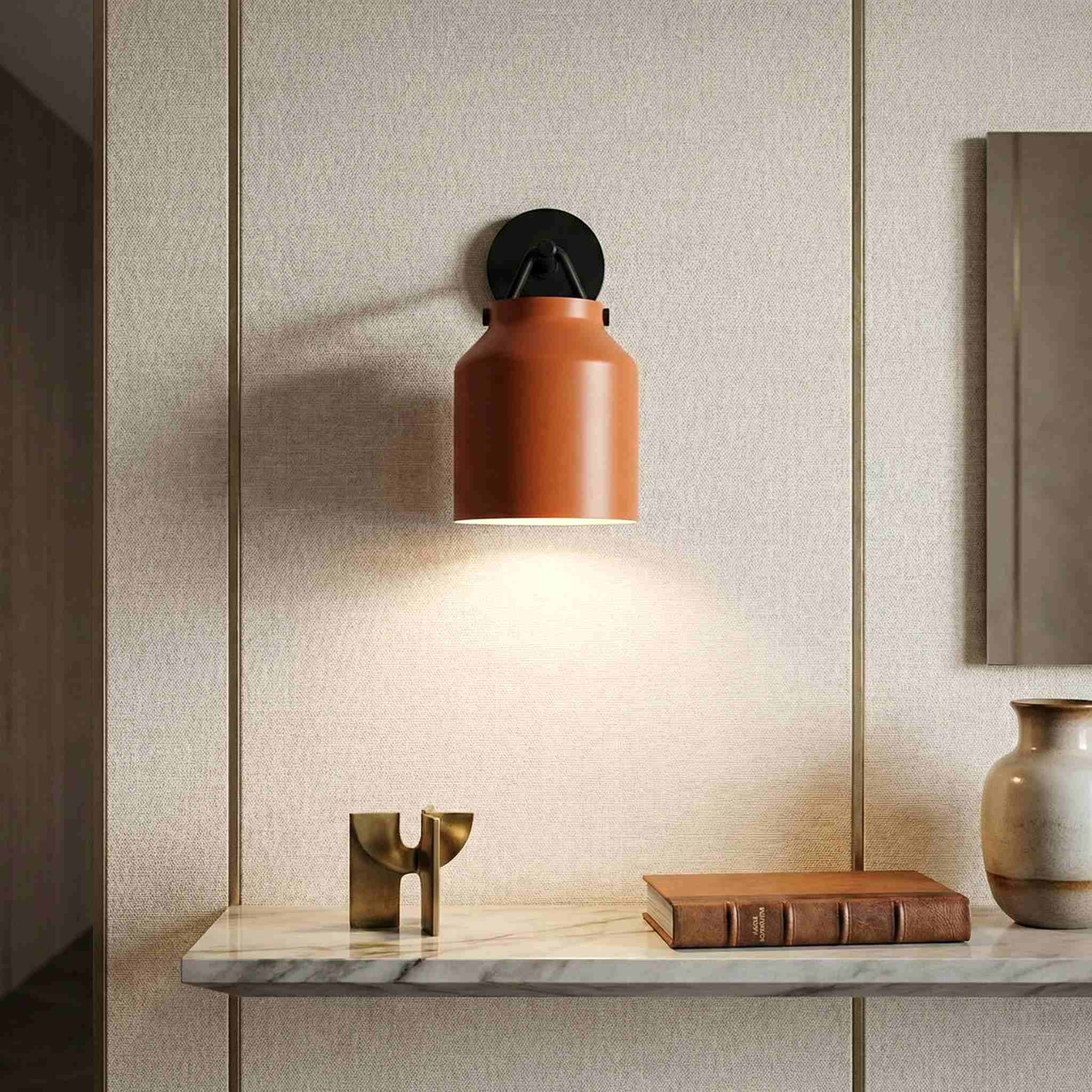 Hanton Minimalistische Wandleuchte – Vintage Milchglas-Wandleuchte mit Metallakzent
