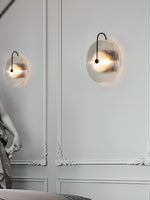 Bild in der Galerieansicht laden, Moderne Glas-Wandleuchte – Gerippte Glasleuchte mit Scheiben-Wandhalterung
