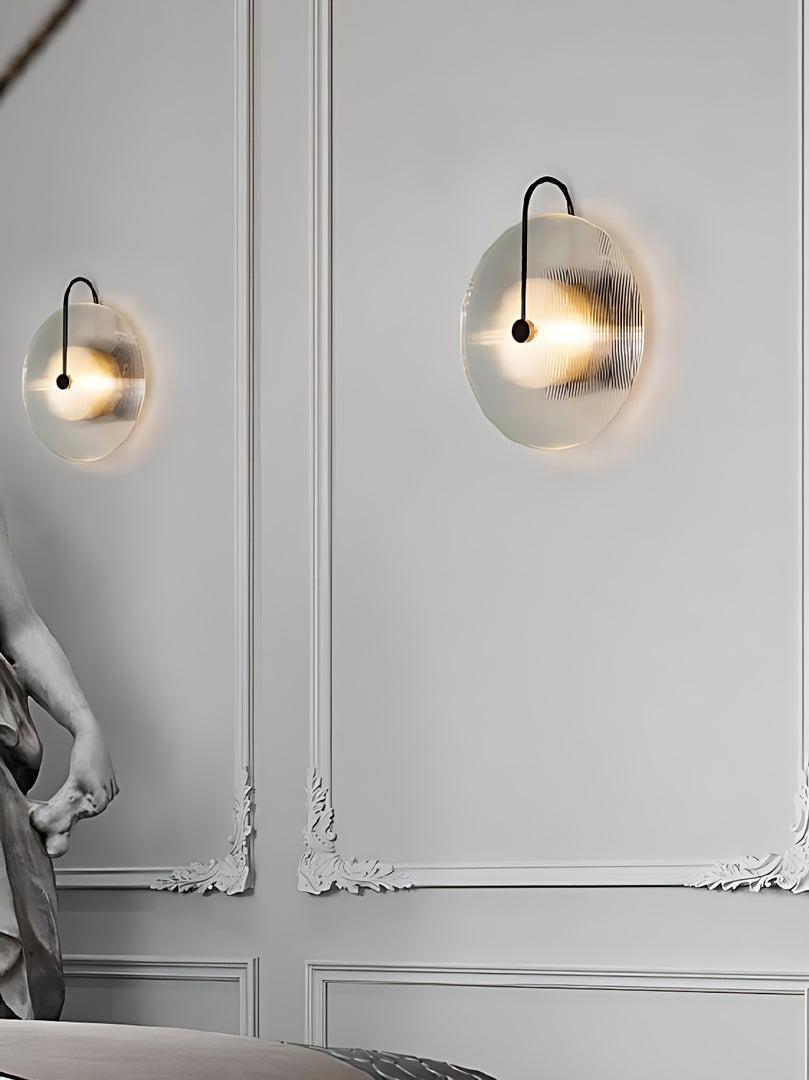 Moderne Glas-Wandleuchte – Gerippte Glasleuchte mit Scheiben-Wandhalterung