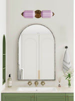 Cargar imagen en el visor de la Galería, Aplique de pared horizontal Eloise de cristal vintage americano con forma de farol
