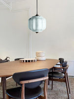 Bild in der Galerieansicht laden, Amerikanisches Vintage Cream Glass Shade Shaped Eloise Kronleuchter
