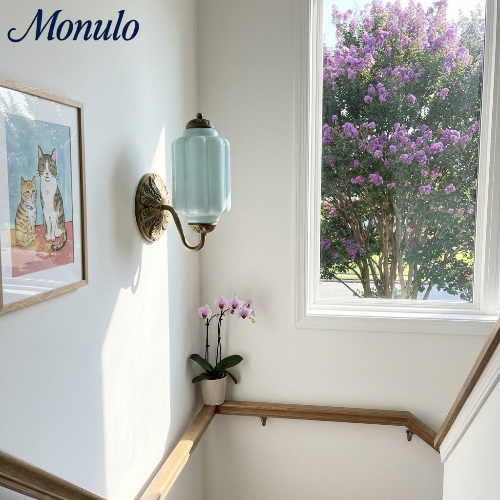 Applique murale vintage en verre laiteux festonné Eloise - Éclairage d'appoint moderne pour salle de bain et chambre