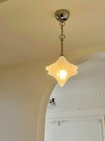 Cargar imagen en el visor de la Galería, Lámpara colgante Art Déco Star de cristal esmerilado con estilo geométrico - Astris Elara 
