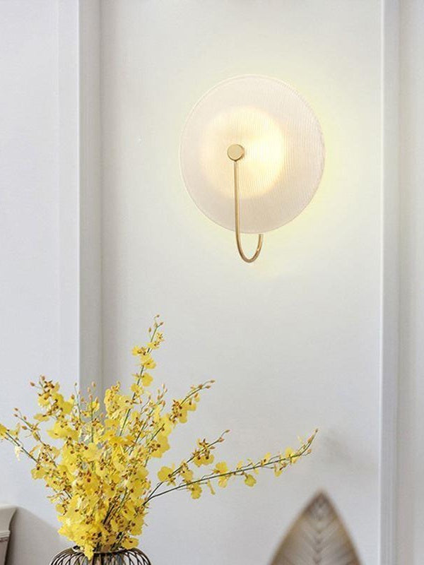 Moderne Glas-Wandleuchte – Gerippte Glasleuchte mit Scheiben-Wandhalterung