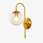 Bild in Gallery-Viewer laden, Clear Glass wall sconce in Gold, style B