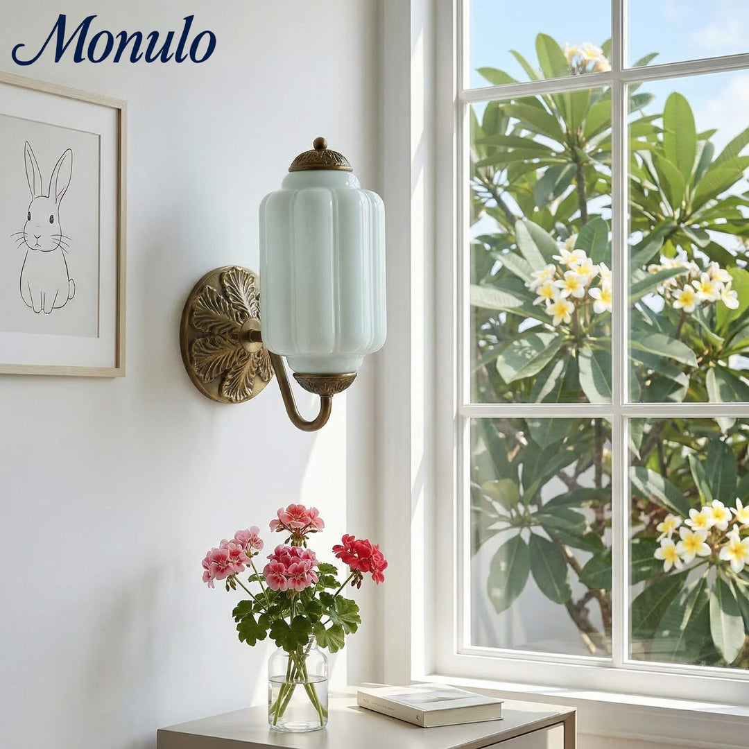 Applique murale vintage en verre laiteux festonné Eloise - Éclairage d'appoint moderne pour salle de bain et chambre