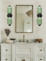 Cargar imagen en el visor de la Galería, Aplique de pared horizontal Eloise de cristal vintage americano con forma de farol
