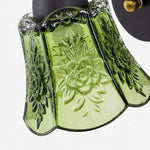 Bild in Gallery-Viewer laden, Pressed green floral glass shade detail