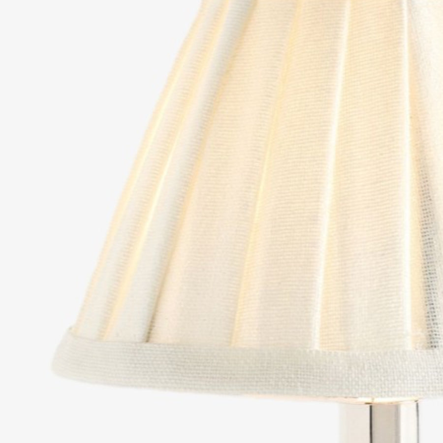 Trova Moderne Akzent-Tischlampe mit elegantem Profil - Für Schlafzimmer und Wohnzimmer