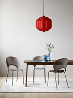 Bild in der Galerieansicht laden, Amerikanisches Vintage Cream Glass Shade Shaped Eloise Kronleuchter
