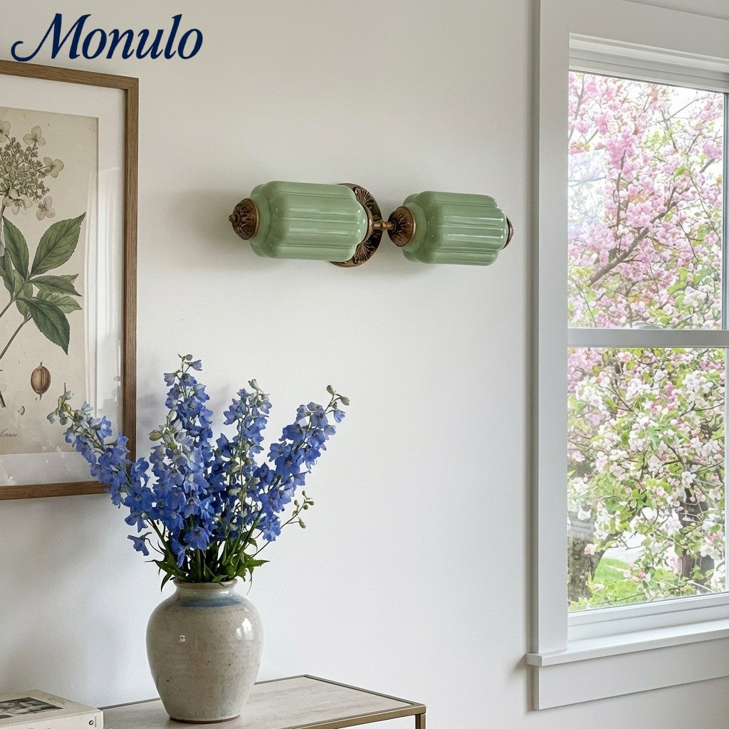 Applique murale vintage en verre laiteux festonné Eloise - Éclairage d'appoint moderne pour salle de bain et chambre