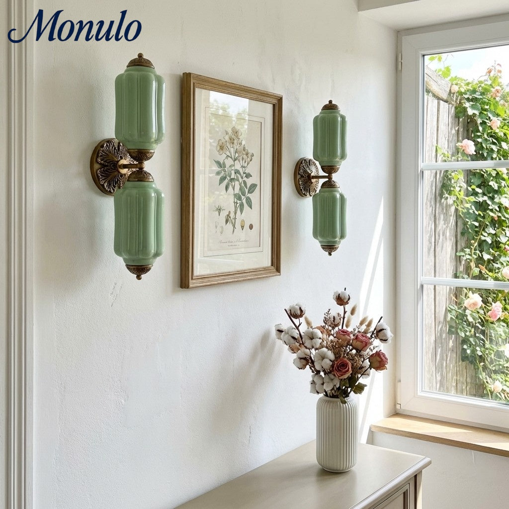 Applique murale vintage en verre laiteux festonné Eloise - Éclairage d'appoint moderne pour salle de bain et chambre