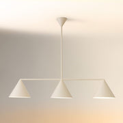 Lustre en métal à abat-jour conique Brivana - Luminaire linéaire minimaliste pour salle à manger