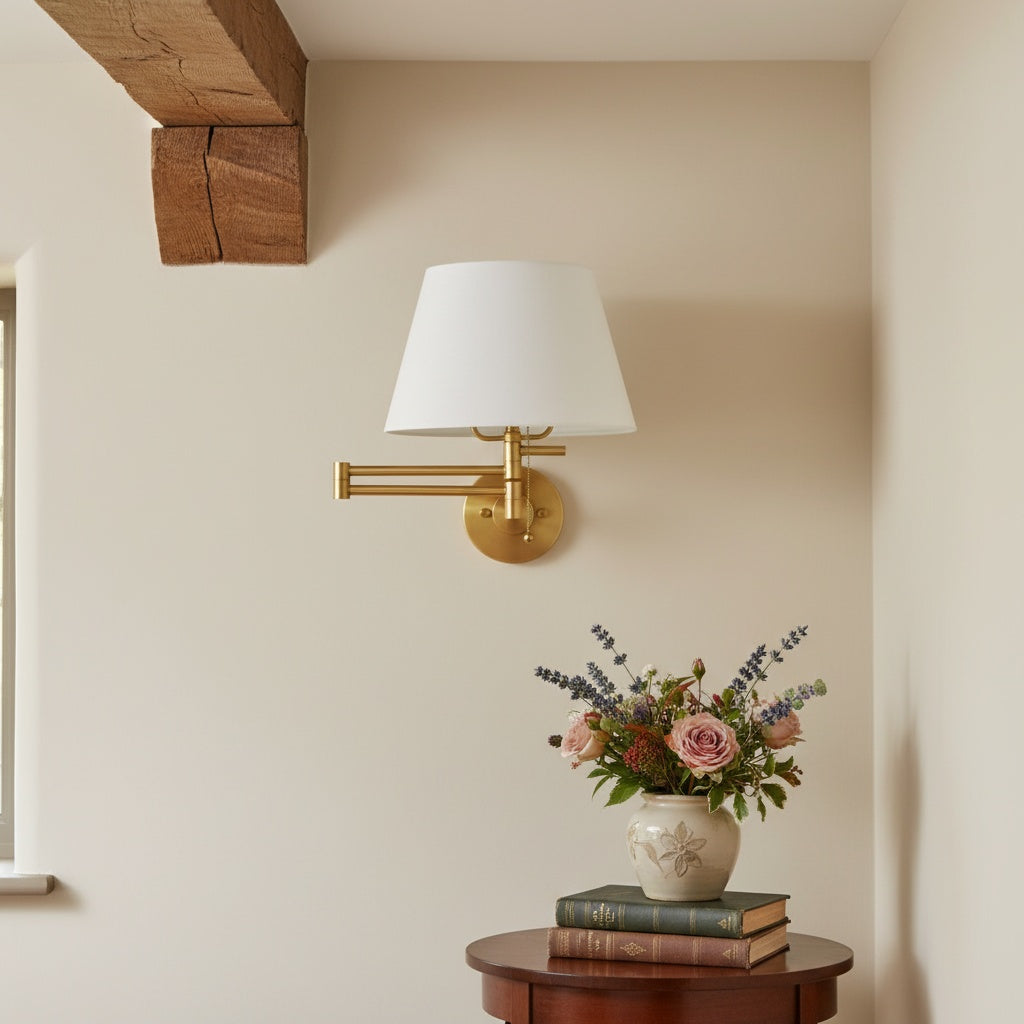 Aplique de pared estilo escuela Ornato Luxe de latón - Lámpara de pared Art Déco con pantalla de vidrio blanco
