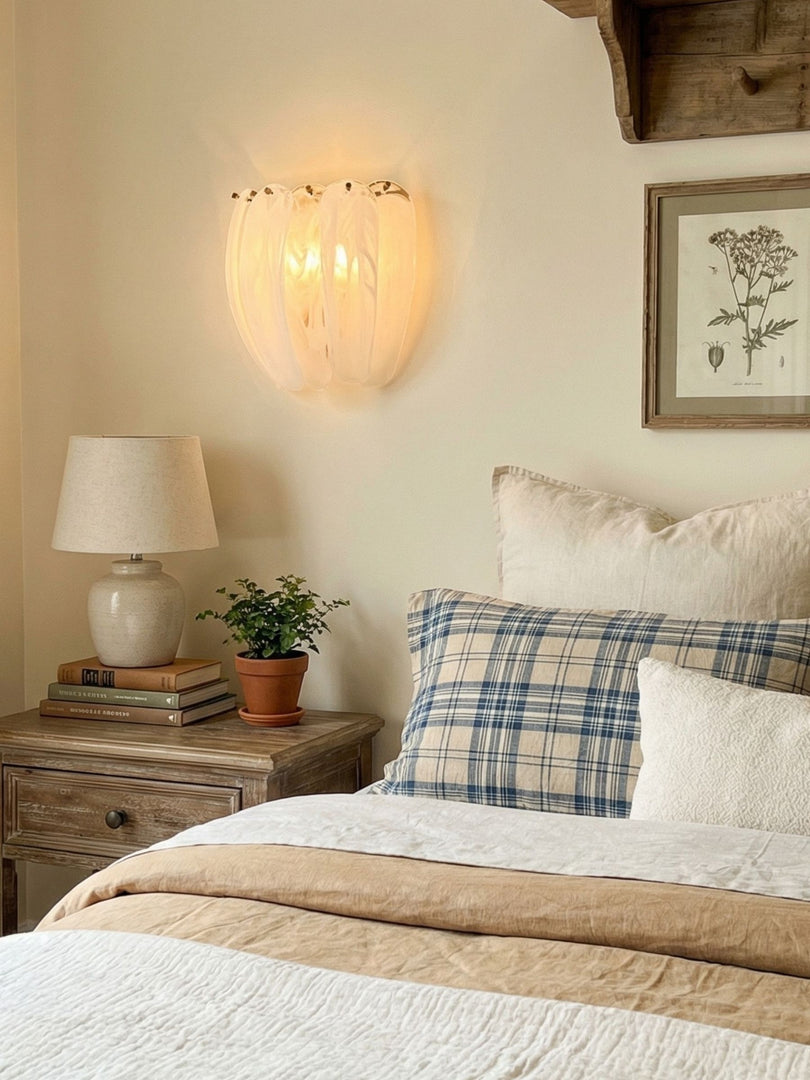 Velora Gebogene Glas-Wandleuchte - Elegante Skulpturale Leuchte für Schlafzimmer