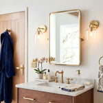 Charger l'image dans la visionneuse de galerie, Applique murale minimaliste Hanton – Applique en verre lait vintage avec accent en métal