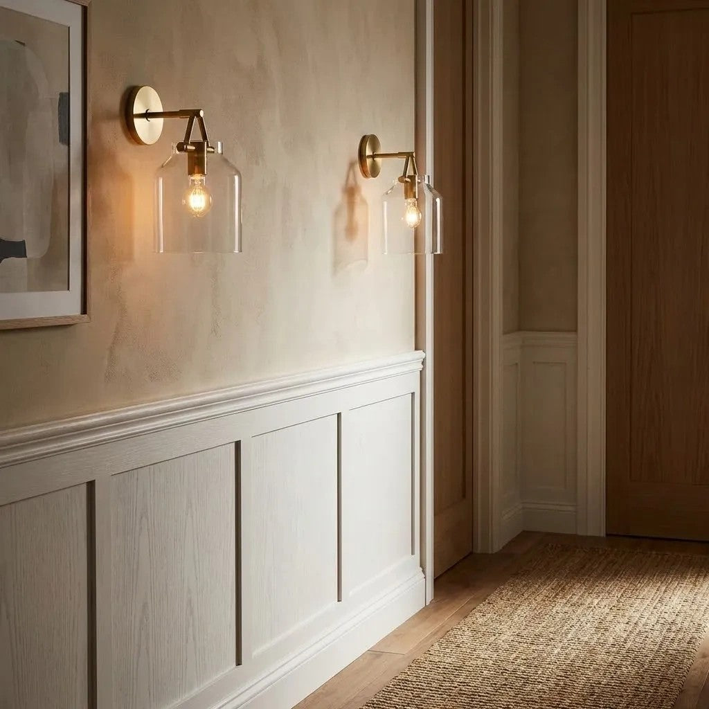 Hanton Minimalistische Wandleuchte – Vintage Milchglas-Wandleuchte mit Metallakzent