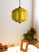 Bild in der Galerieansicht laden, Amerikanisches Vintage Cream Glass Shade Shaped Eloise Kronleuchter
