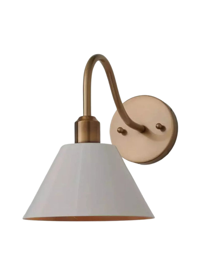 Aplique industrial moderno cónico con silueta de metal limpio