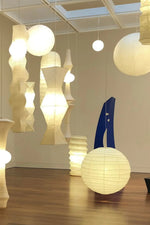 Bild in Gallery-Viewer laden, White Handcrafted Mulberry Paper Swag Light