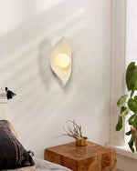 Cargar imagen en el visor de la Galería, Lámpara de pared Leaves
