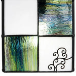 Bild in Gallery-Viewer laden, Close detail of textured colored glass panels on lamp shade