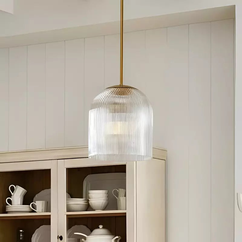 Suspension en verre strié – Suspension en laiton et verre au style campagnard 