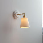 Cargar imagen en el visor de la Galería, Lámpara de pared vintage de cerámica japonesa de latón con una luz
