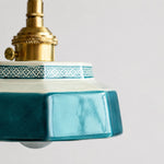 Bild in Gallery-Viewer laden, ceramic shade edge and brass hardware detail