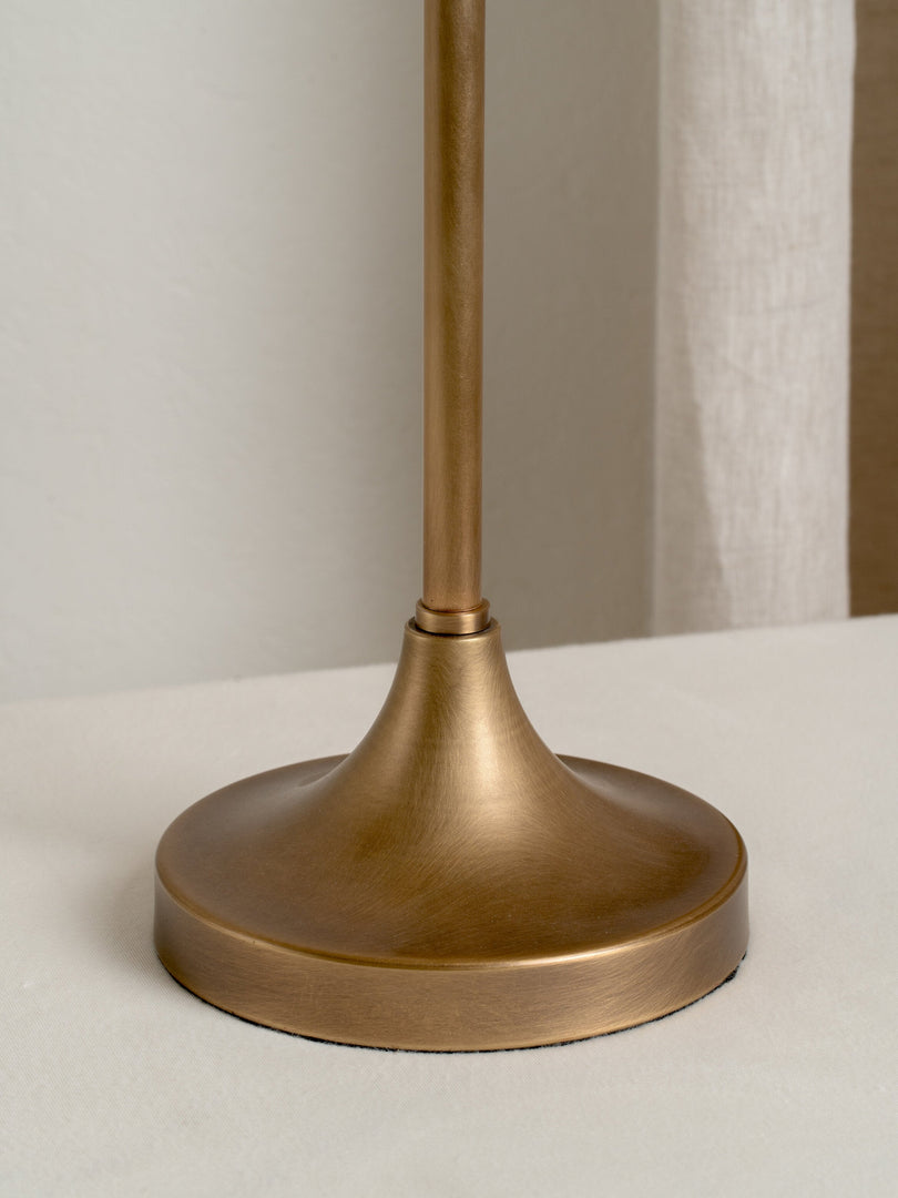 Lindi Elegant Scalloped Linen Table Lamp – Bedroom & Living Room Accent