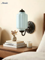 Bild in Gallery-Viewer laden, Vintage Milchglas Wandleuchte Nachttisch Flur Eloise Wandleuchte