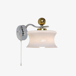 Charger l'image dans la visionneuse de galerie, White glass wall lamp with pull chain switch