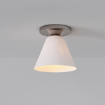 Cargar imagen en el visor de la Galería, Lámpara de techo Conica Cone Flush Mount: lámpara de techo de cristal para espacios modernos
