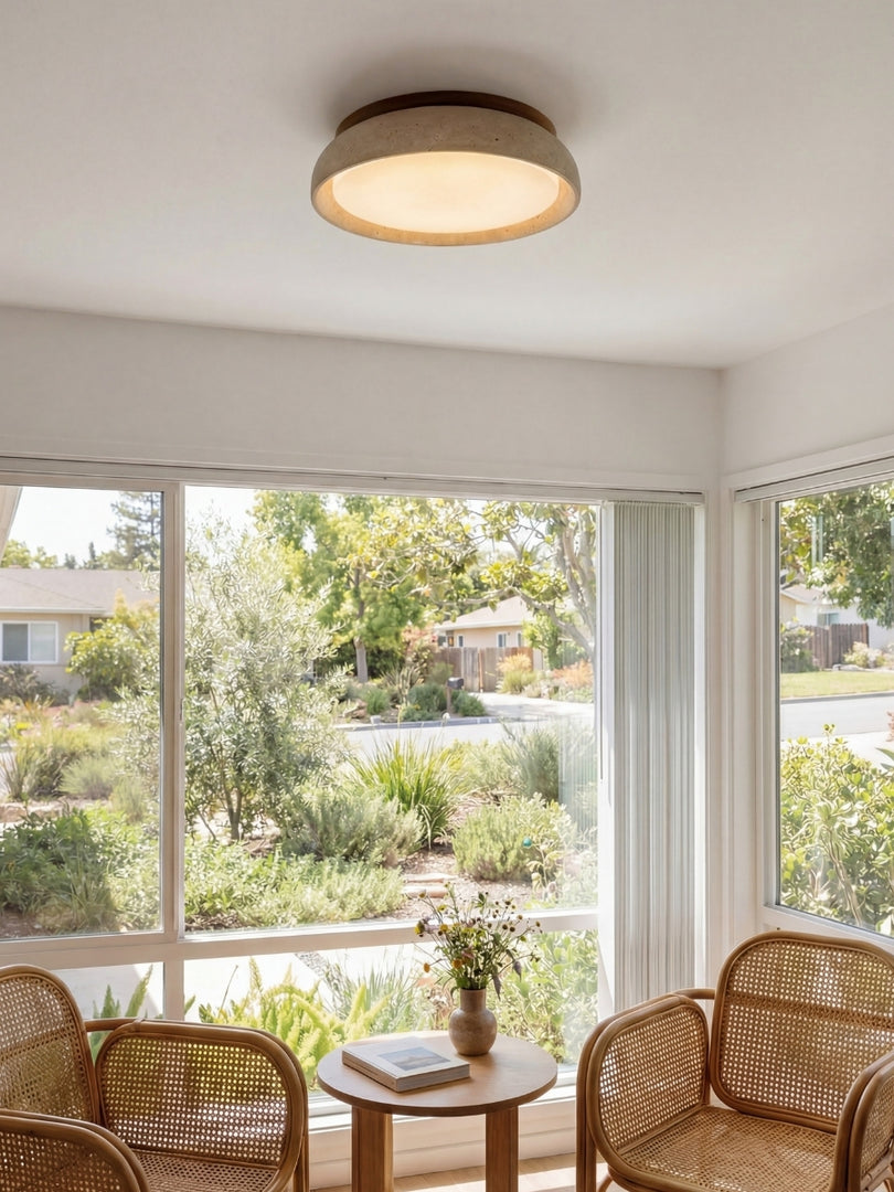 Lámpara de techo de travertino escultural Travira: luz ambiental suave para el dormitorio, la sala de estar o la entrada.