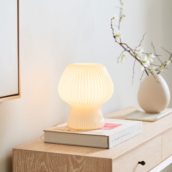 Lámpara de mesa Novarise de vidrio acanalado: iluminación decorativa de vidrio texturizado