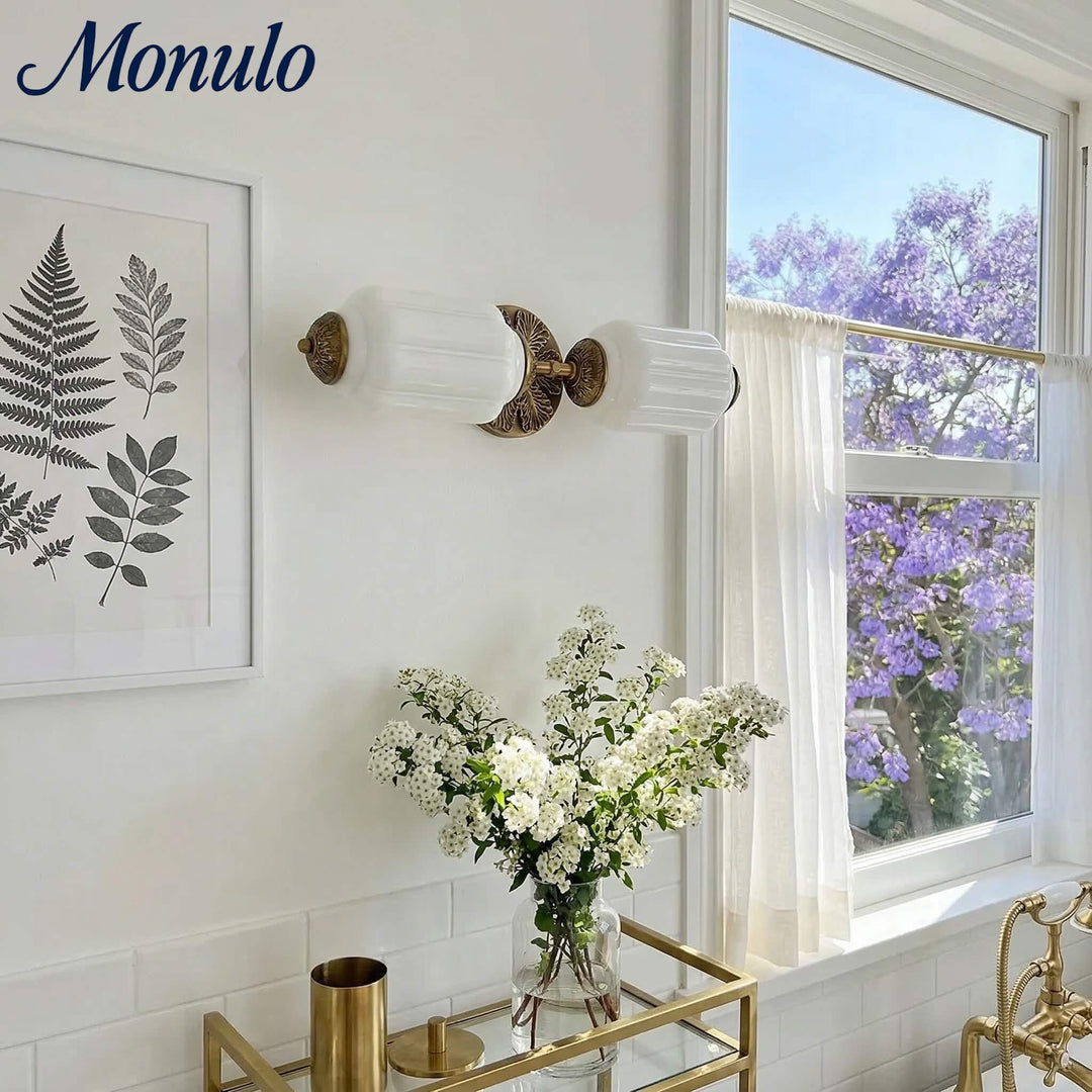 Applique murale vintage en verre laiteux festonné Eloise - Éclairage d'appoint moderne pour salle de bain et chambre