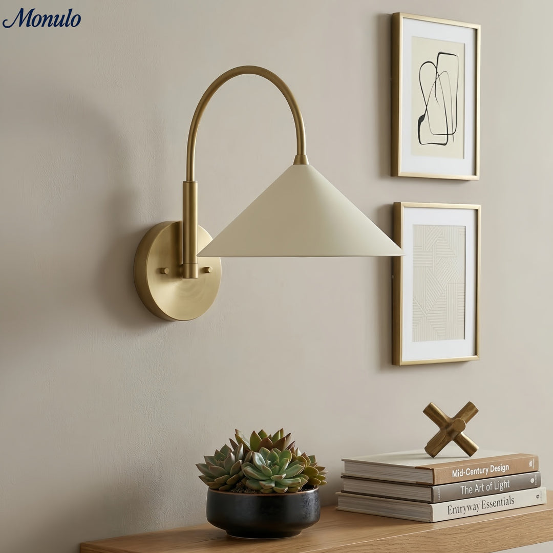 Applique murale Curva à abat-jour conique incurvé - Élégance vintage pour chambre à coucher