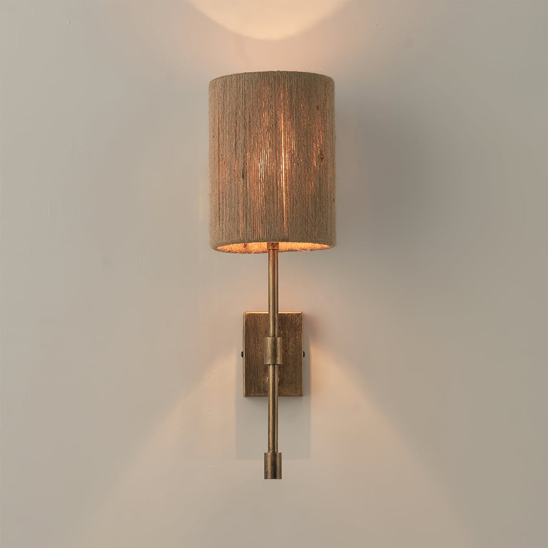 Applique murale Atticus avec abat-jour en tissu - Lampe murale moderne en laiton pour chambre et couloir